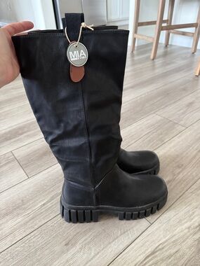MIA Women’s Black Tall Lug-Sole Knee Boots 10M NEW